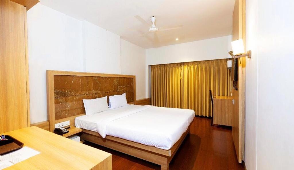 Gold Crest Business Hotel Navi Mumbai Luaran gambar